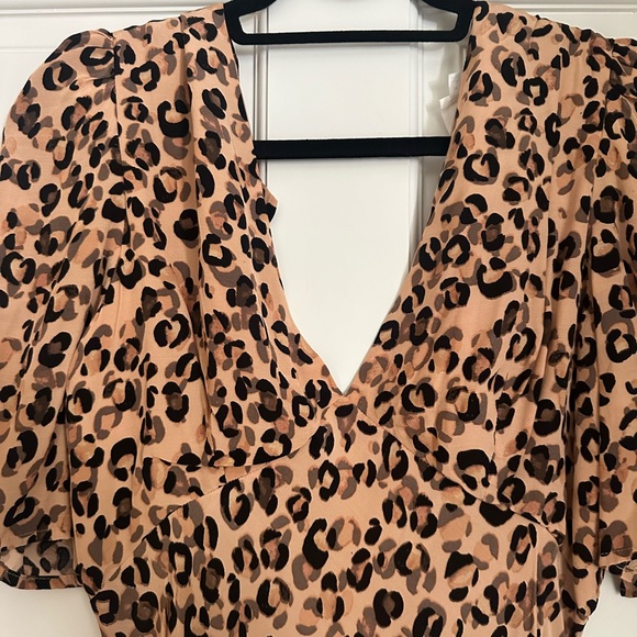 ASTR the Label Cutout Dress Leopard Print - Picture 4 of 5